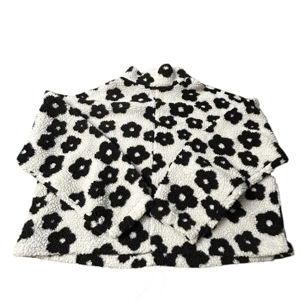 Hyfve LA Lily Floral Print Sherpa Jacket Adorable- Black & White Size Large EUC - Picture 5 of 9